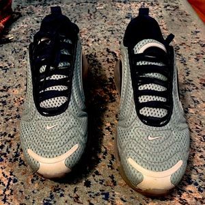 Nike Airmax 720 worn a few times. Size 9 in women